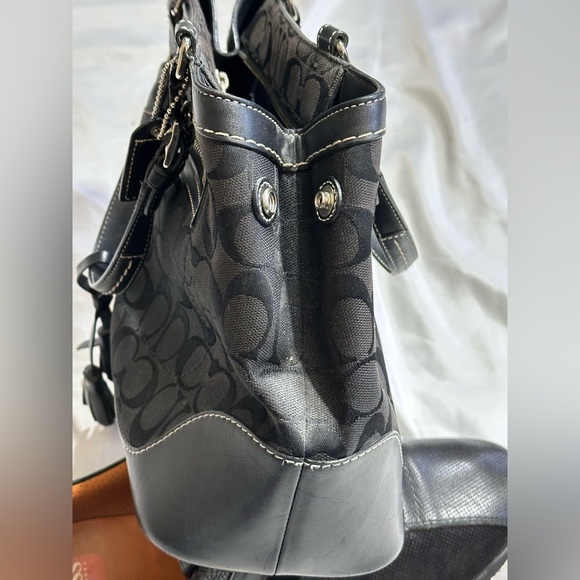 Coach Authentic Preowned. Black Signature Jacquard & Black Leather Satchel Bag. - Picture 9 of 15